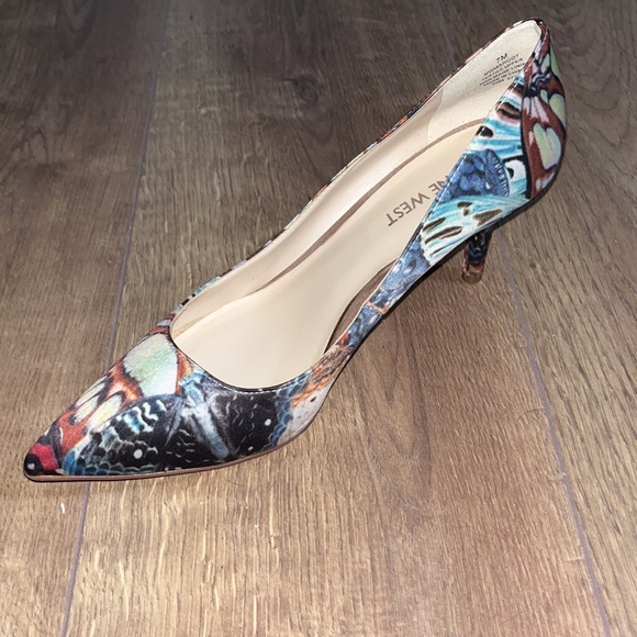 Nine West woman’s size 7 floral print heels. - Picture 2 of 9